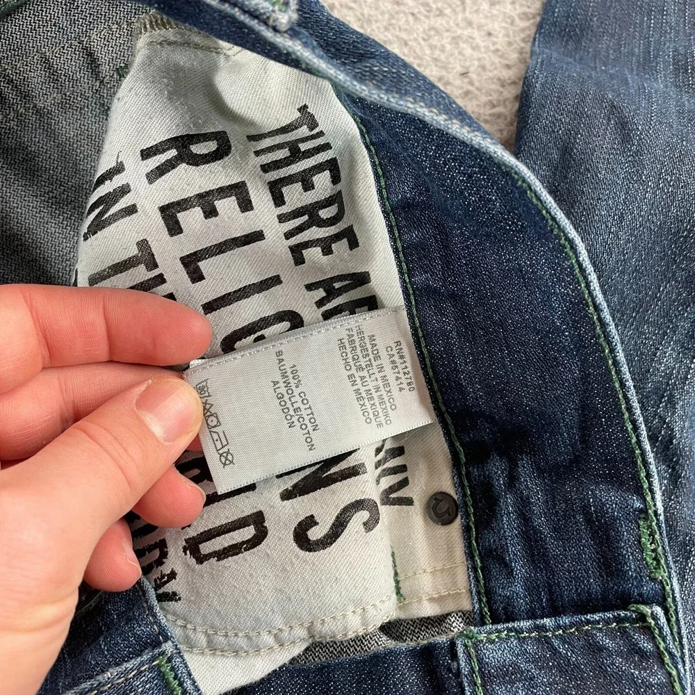 True Religion Men's Geno Flap SE Jeans Denim Blue Wash Size 34 Relax Slim Distre